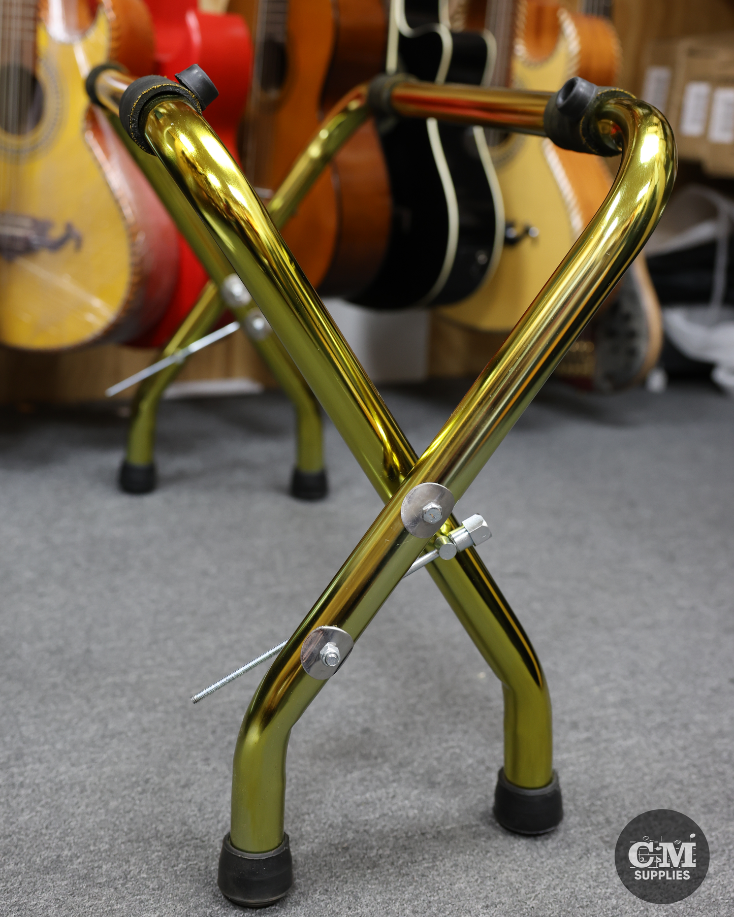Tambora Stand Herch – Elegant Metallic Gold Finish