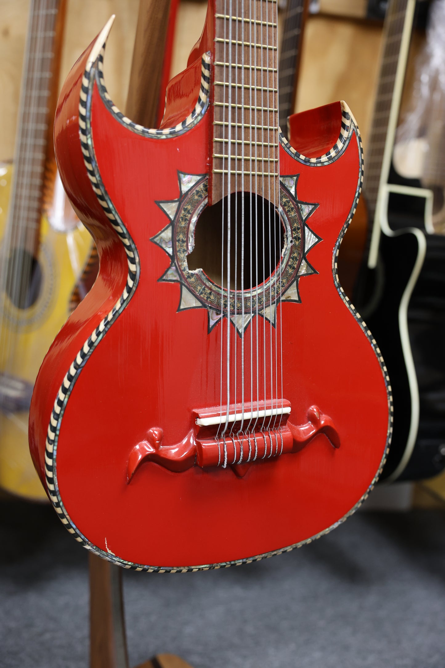 Bajo Quinto Glossy Red - JR Size