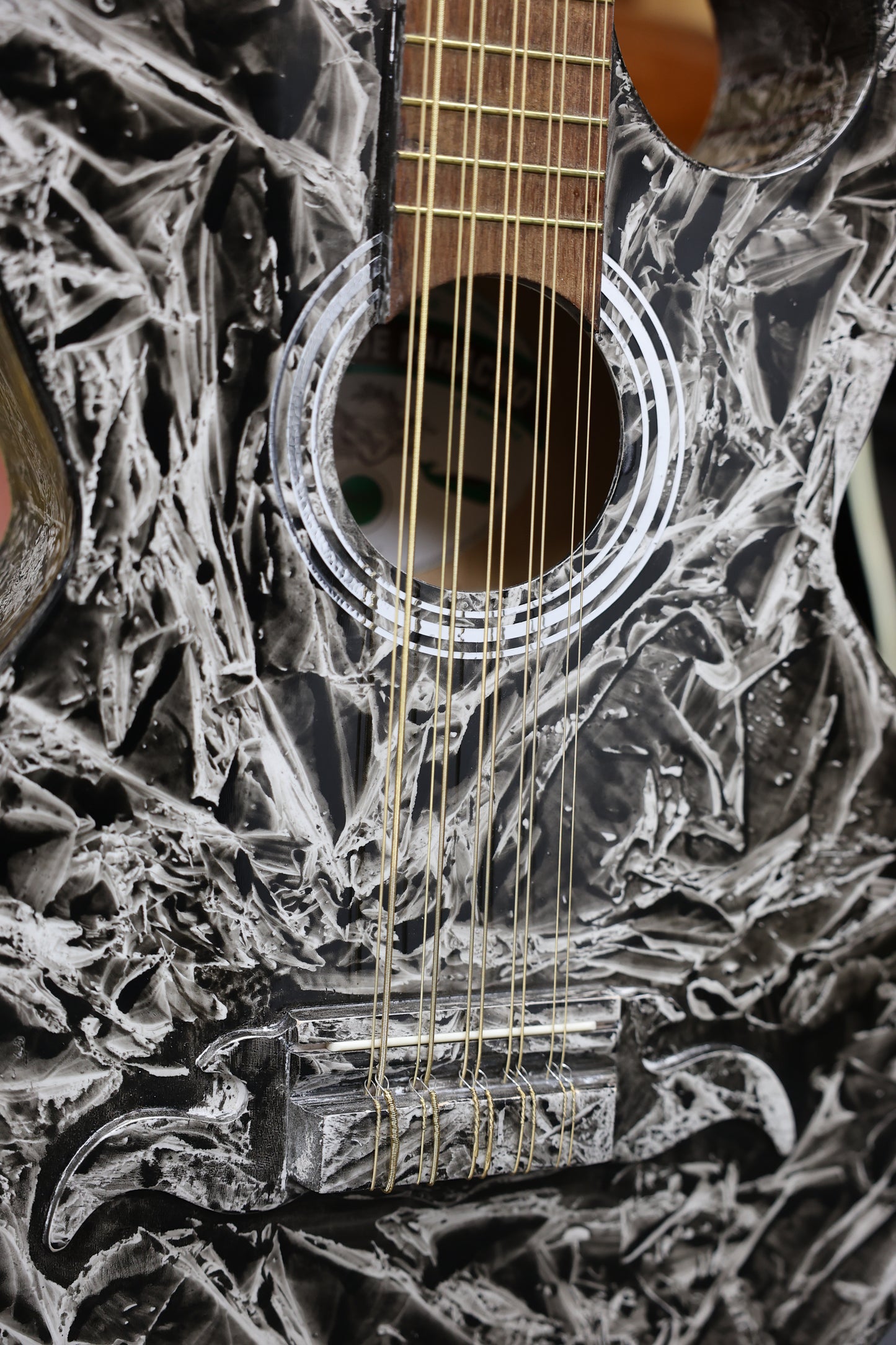 Bajo Quinto White Washout - Hand Crafted