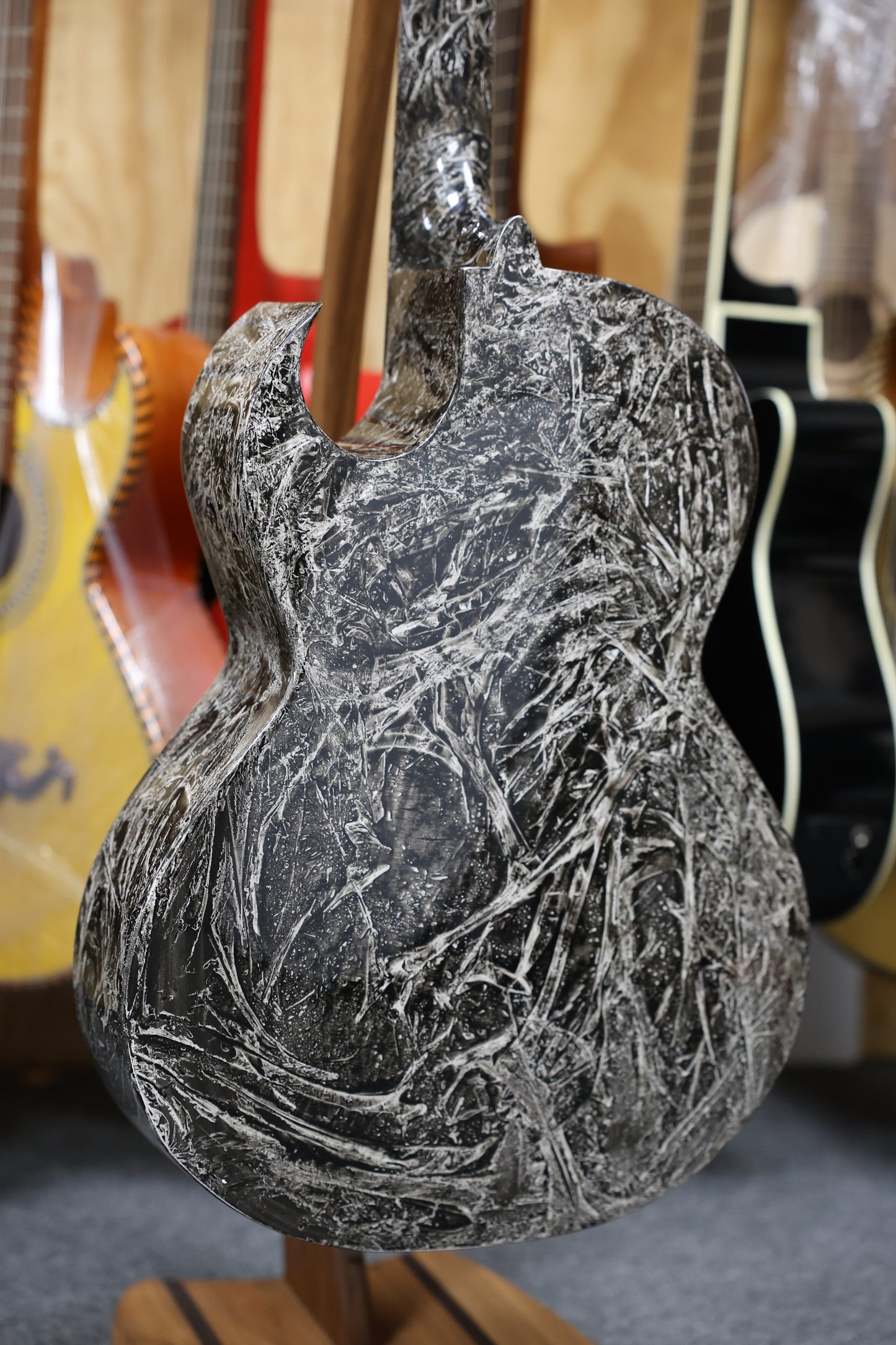 Bajo Quinto White Washout - Hand Crafted