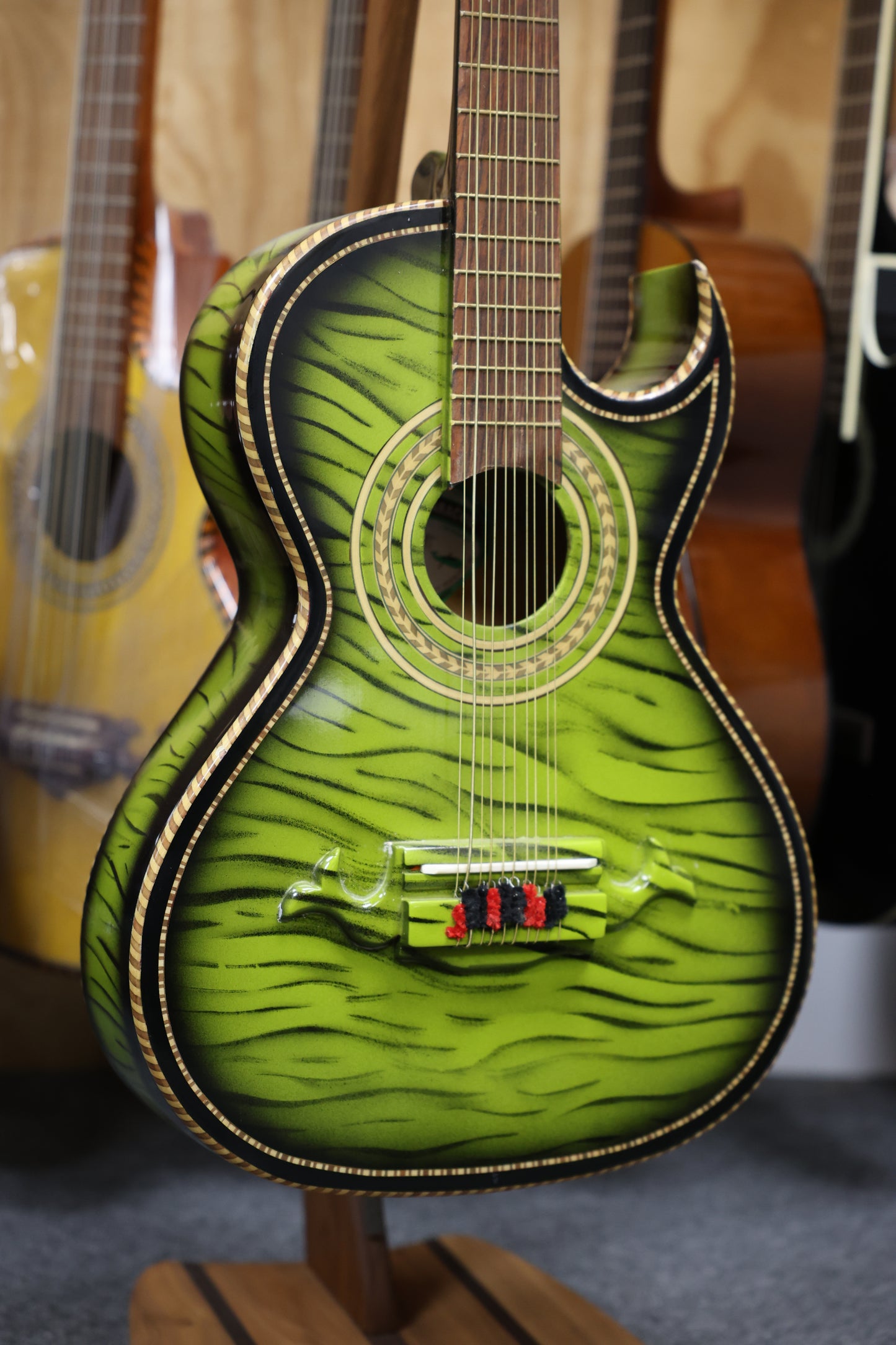 Bajo Quinto Green Tiger