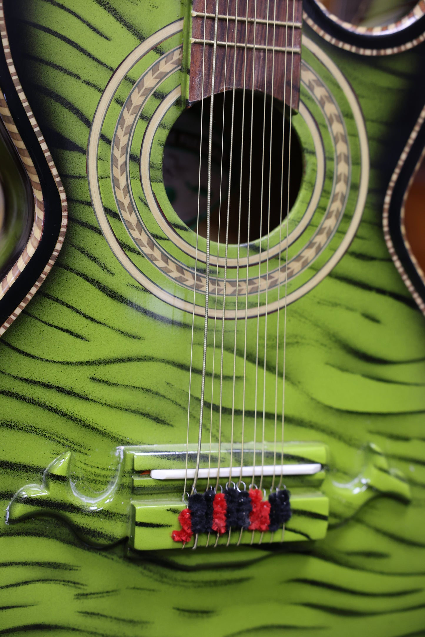 Bajo Quinto Green Tiger