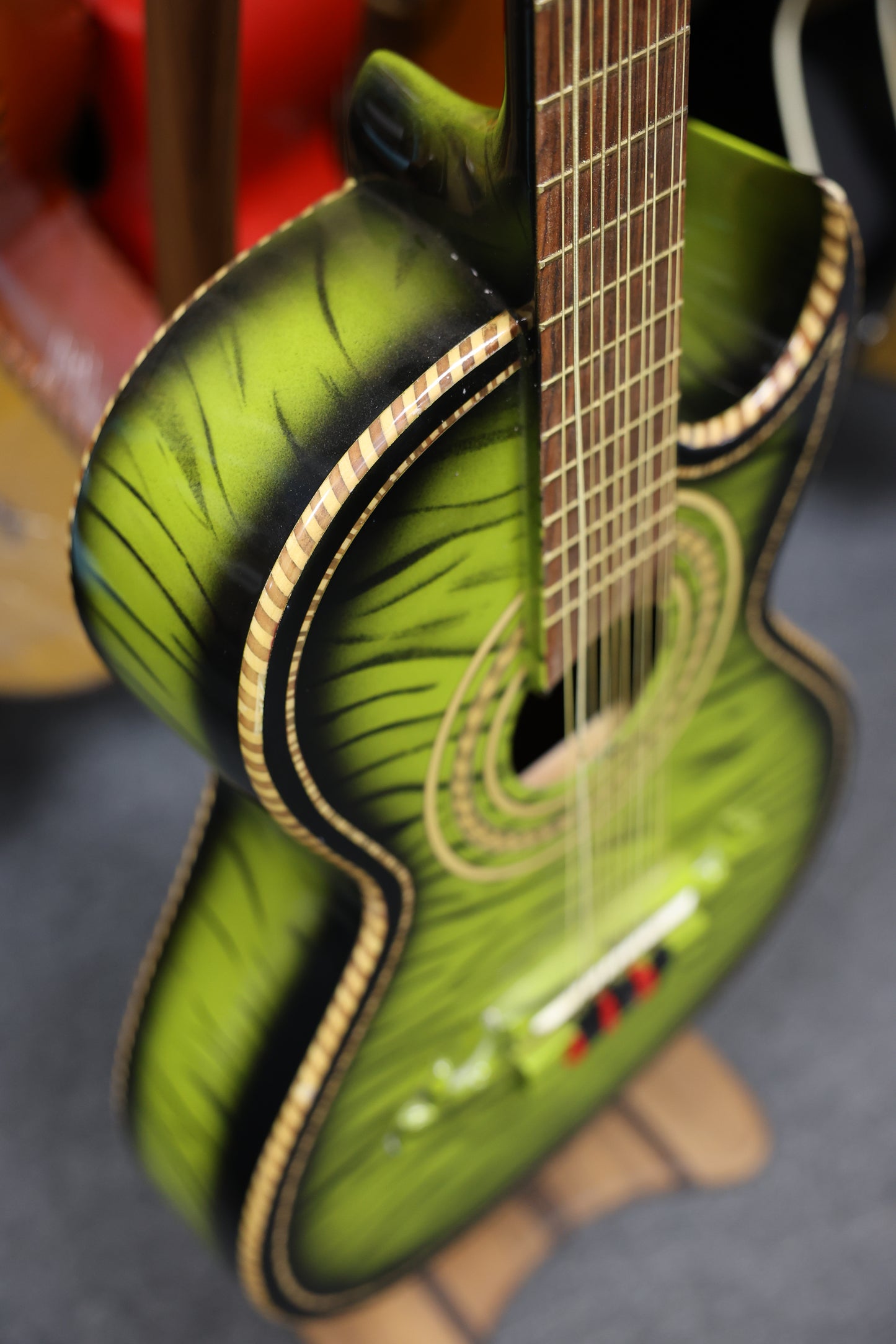 Bajo Quinto Green Tiger