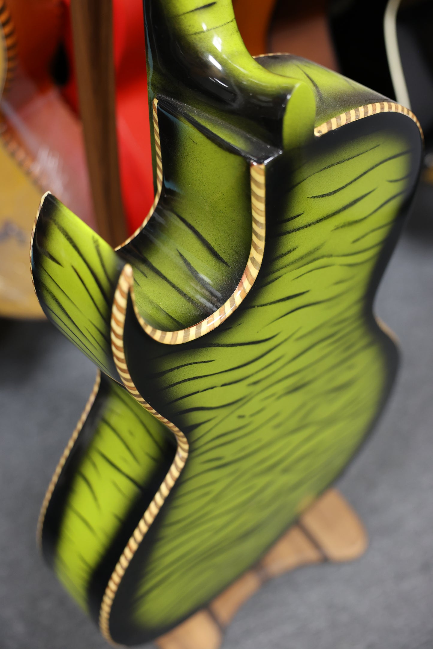 Bajo Quinto Green Tiger