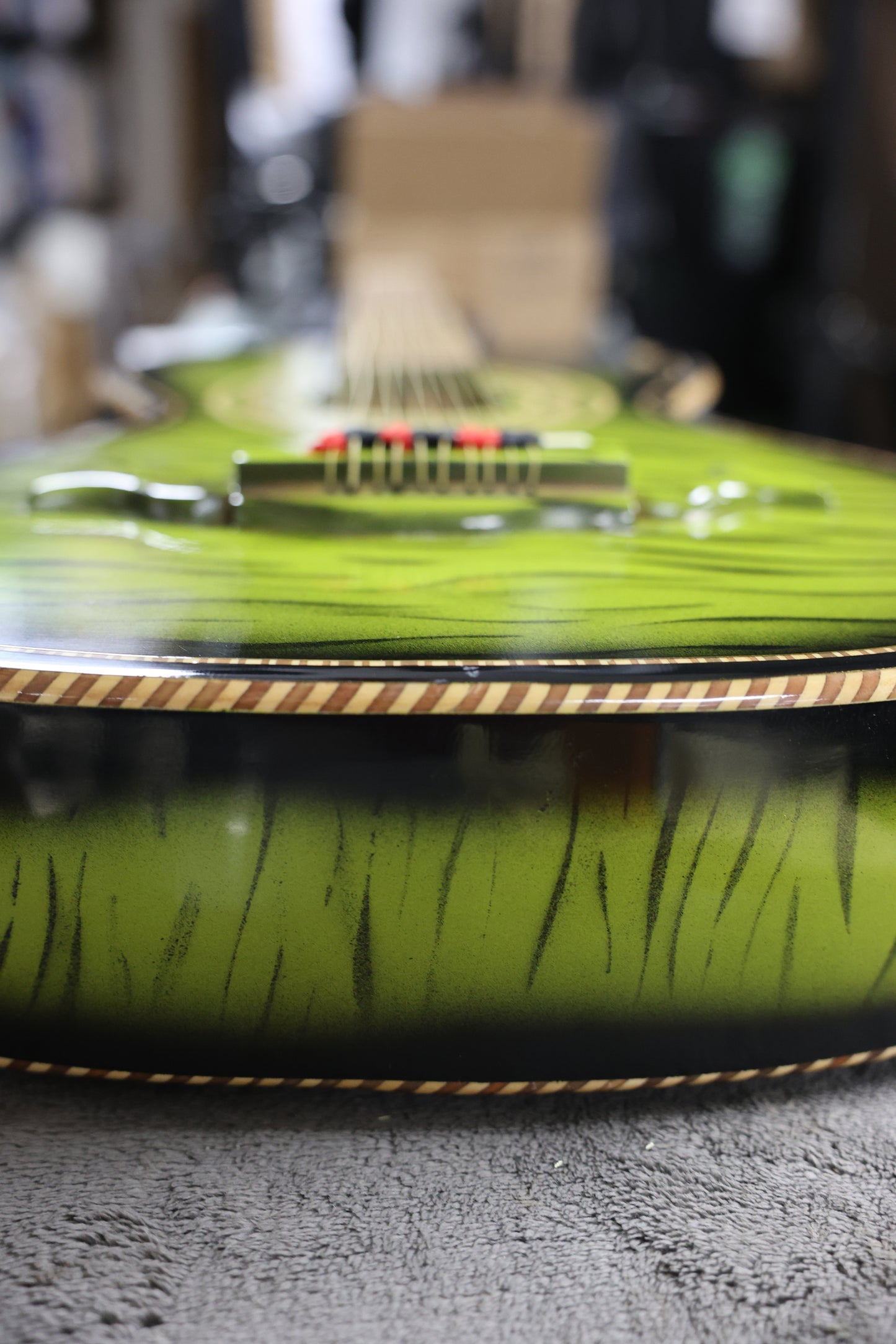 Bajo Quinto Green Tiger