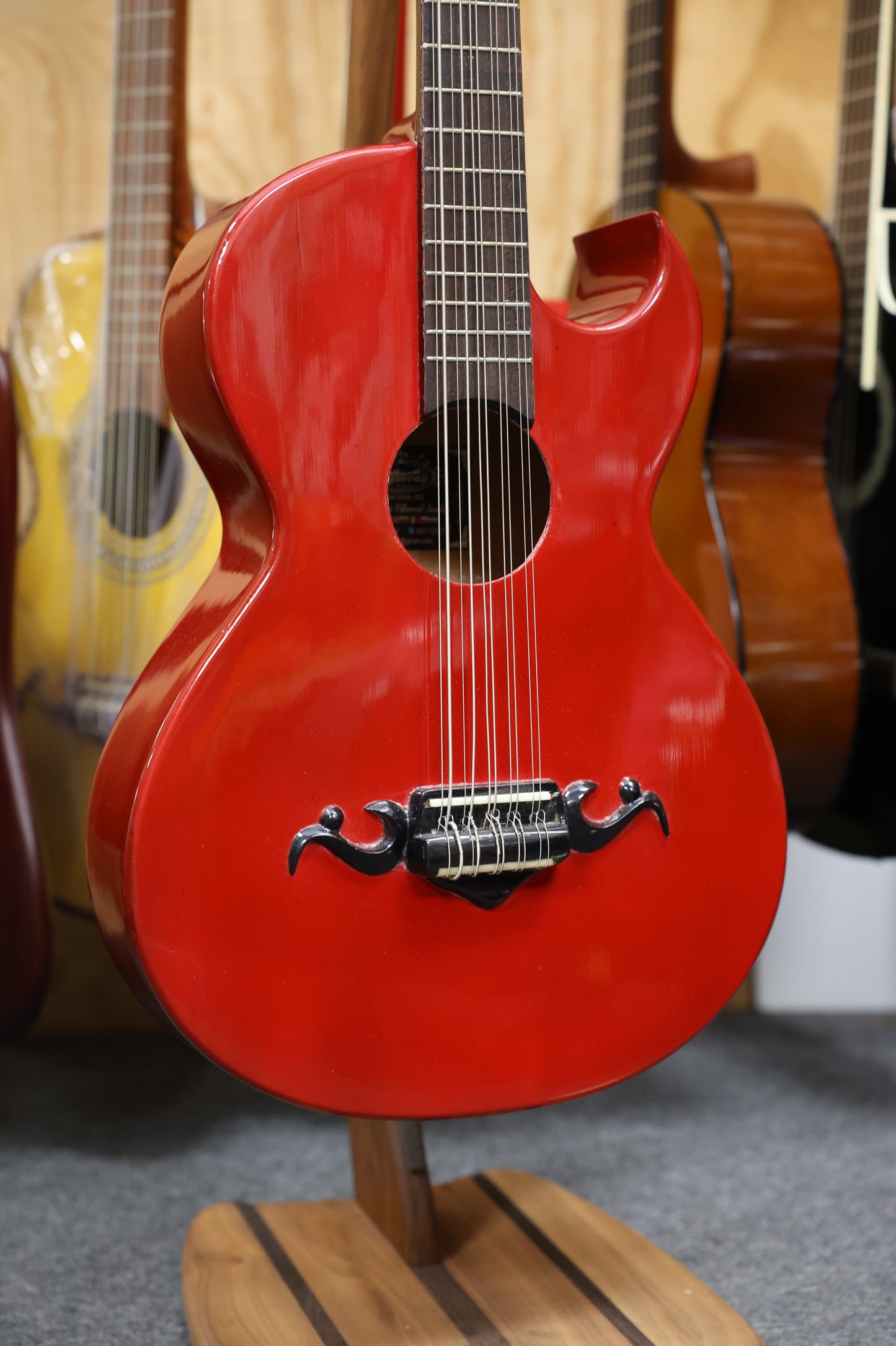 Bajo Quinto - Glossy Red