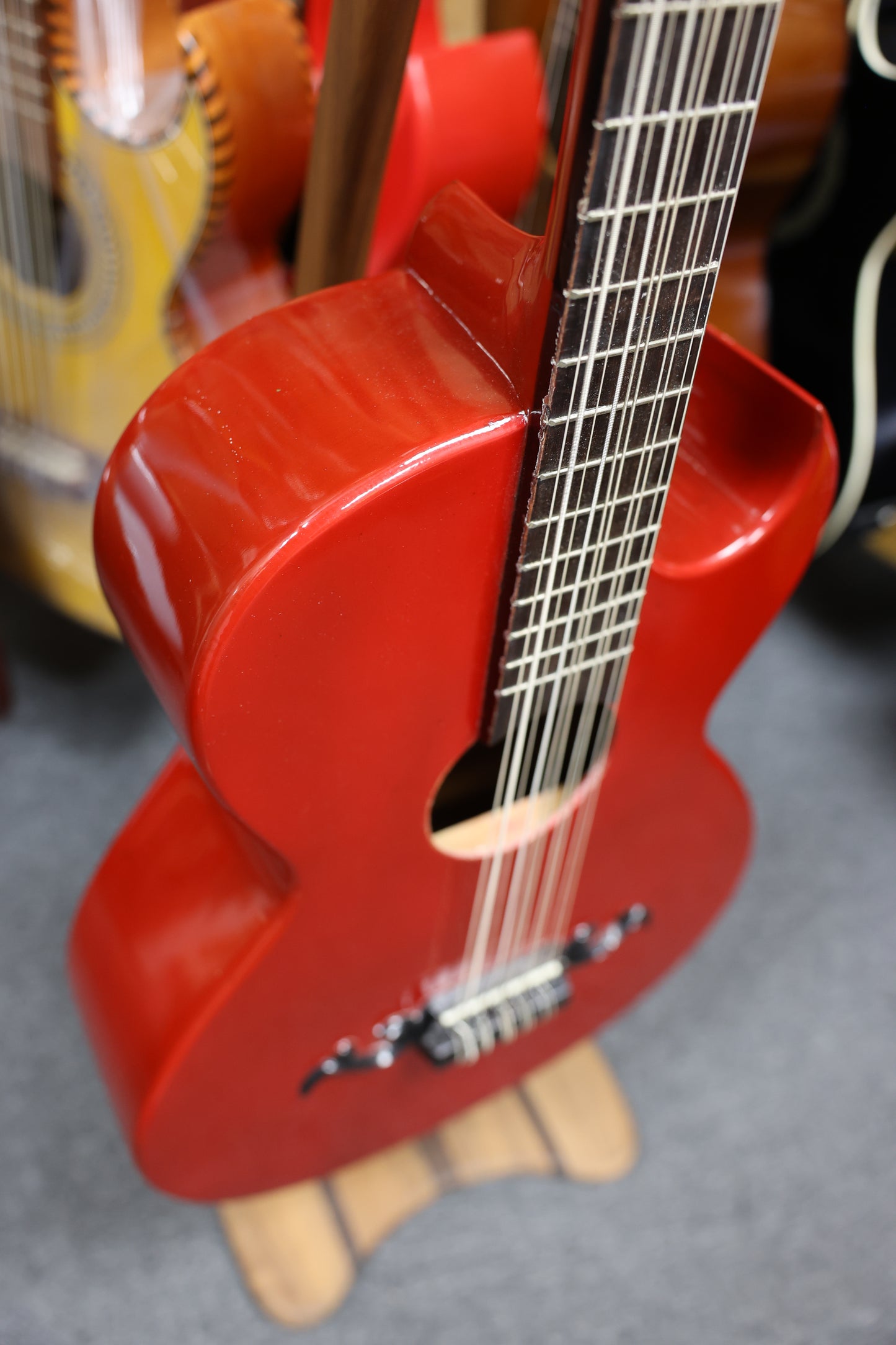 Bajo Quinto - Glossy Red