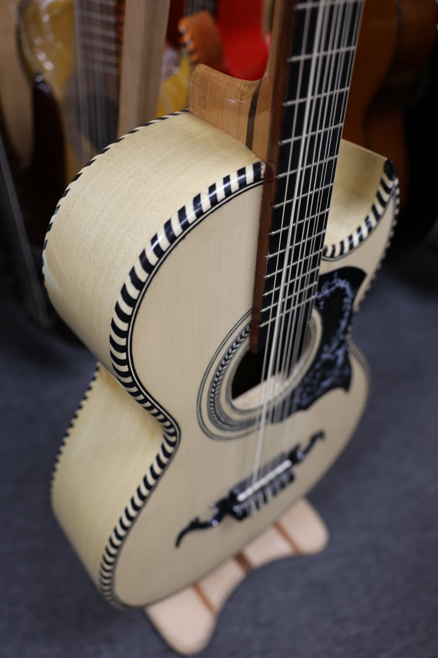 Bajo Quinto Hand Crafted | Paracho - Wood Natural