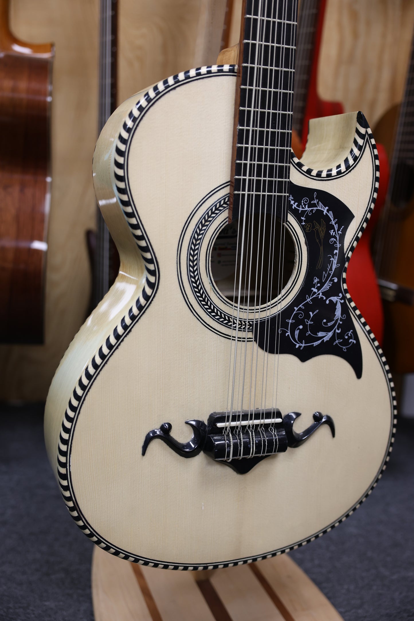 Bajo Quinto Hand Crafted | Paracho - Wood Natural