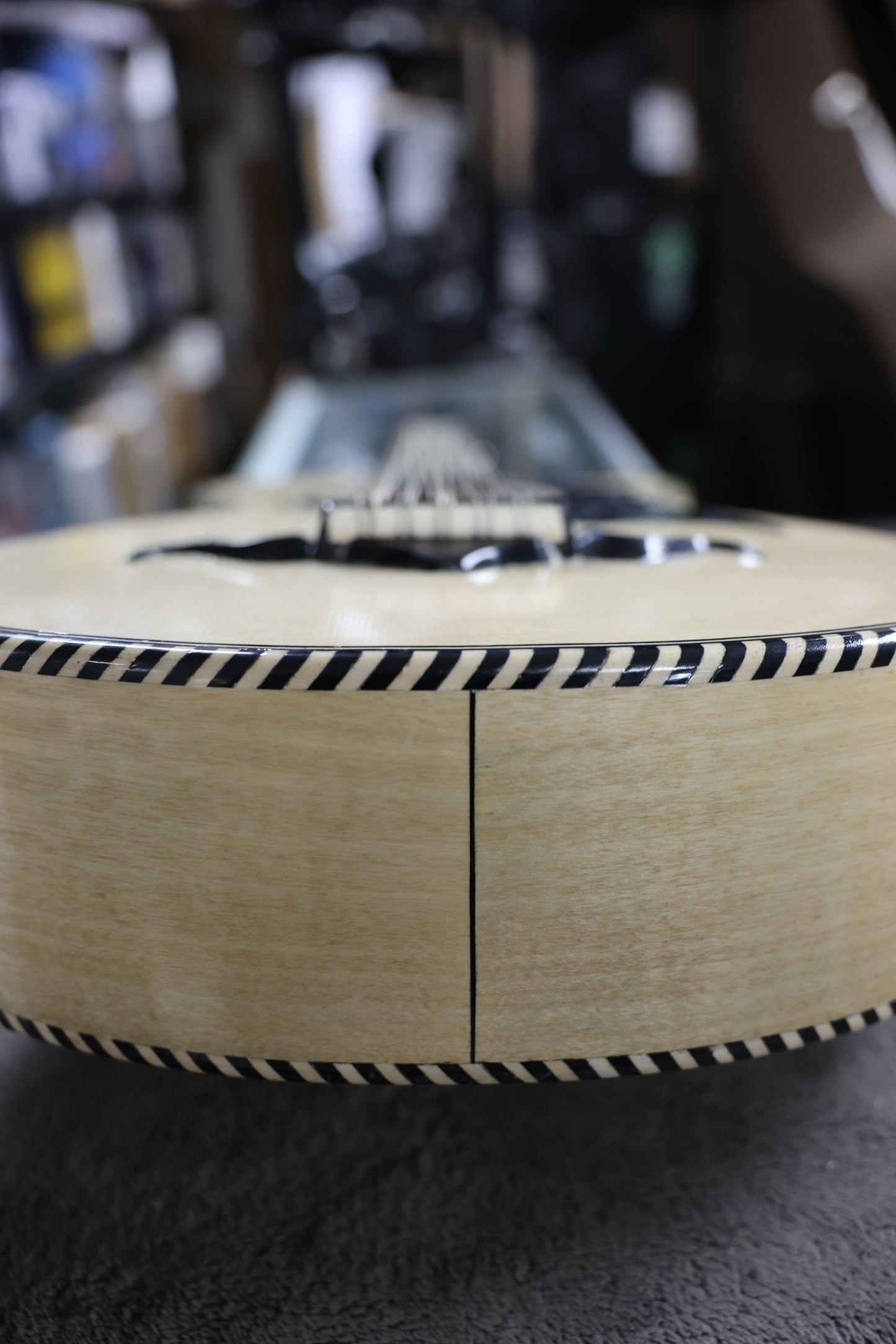 Bajo Quinto Hand Crafted | Paracho - Wood Natural