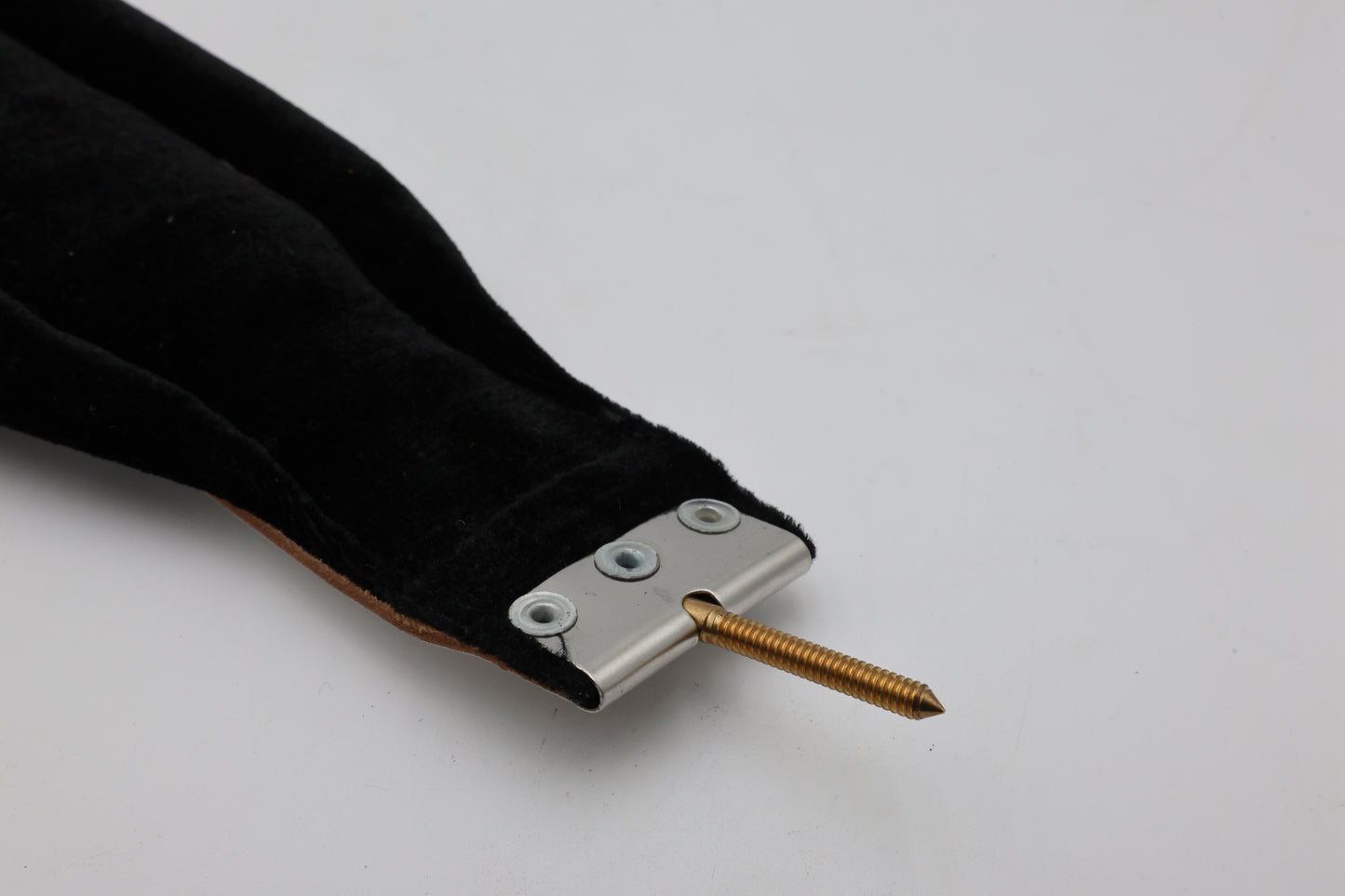 Boppola Italy White on Black Accordion Bass Shoulder Strap (Thread Screw Mount)