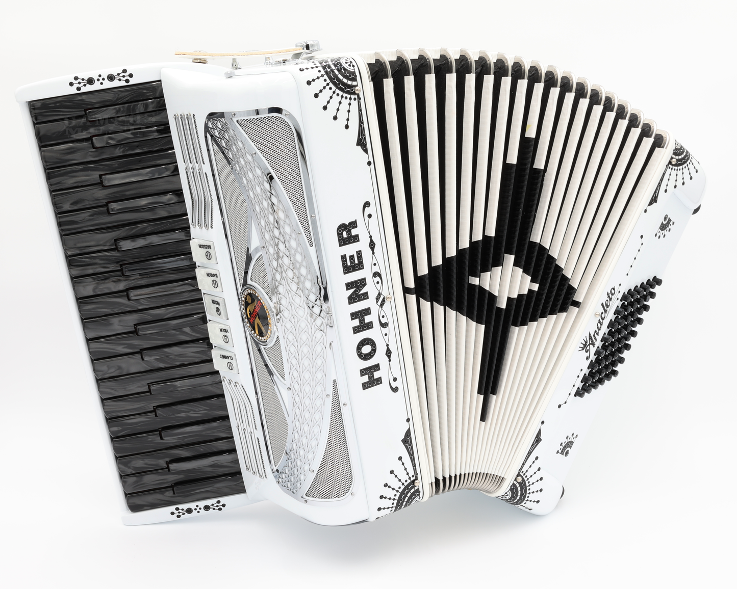 Hohner Anacleto Latino III 34/48  5 Switch Accordion - White