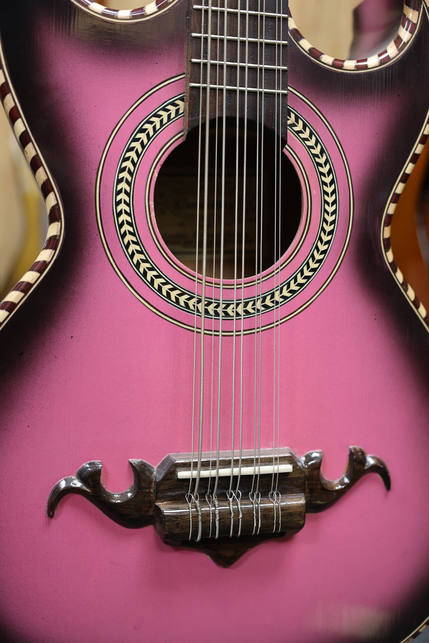 Bajo Quinto - Cordova Pink