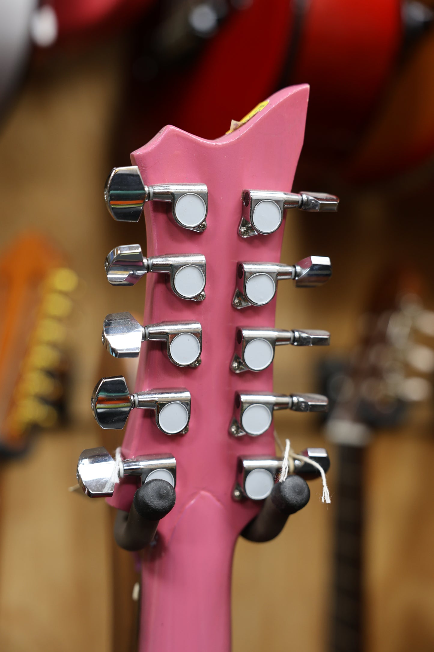 Bajo Quinto - Cordova Pink