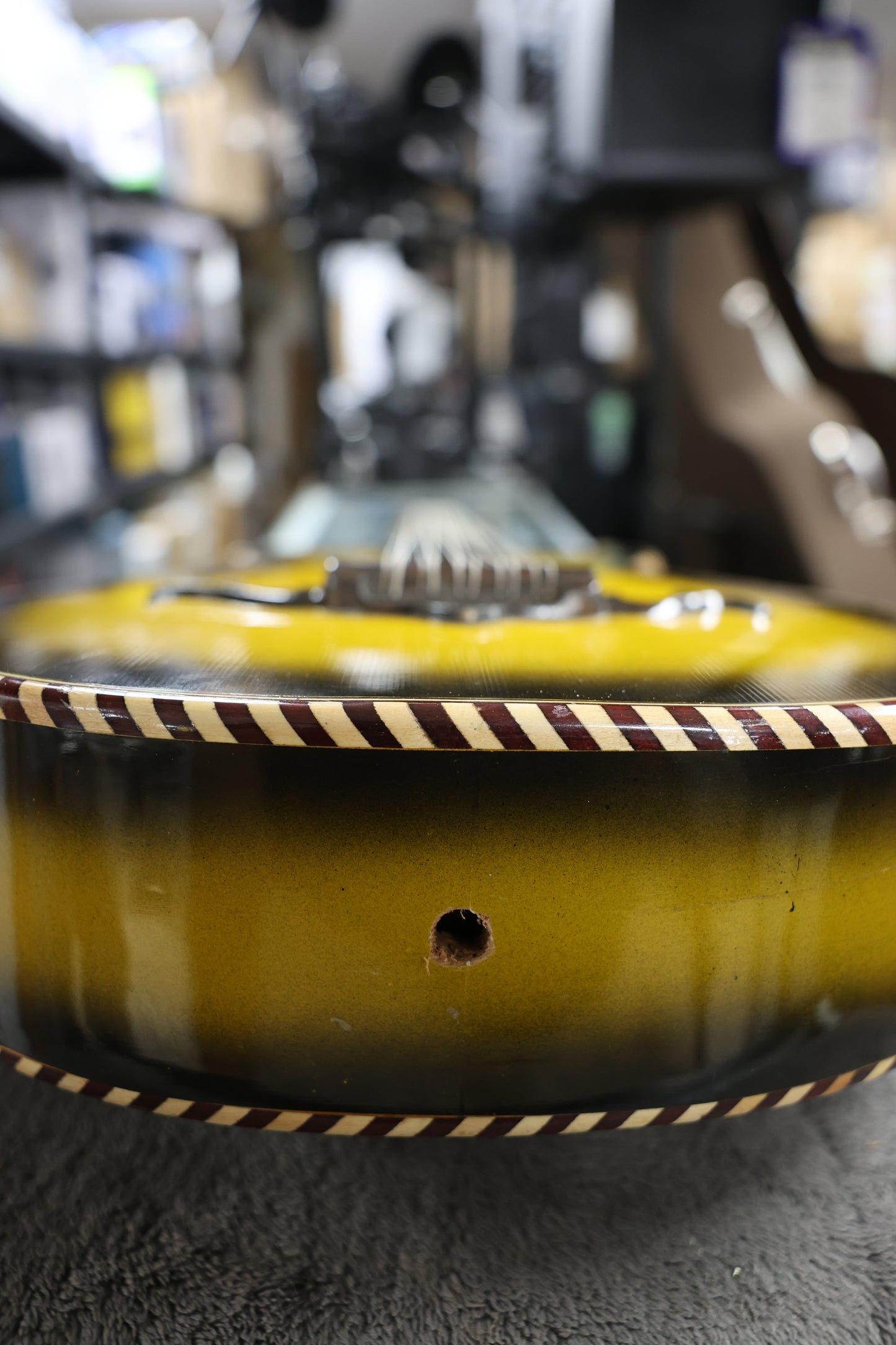 Bajo Quinto Hand Crafted | Paracho - Yellow Shadow