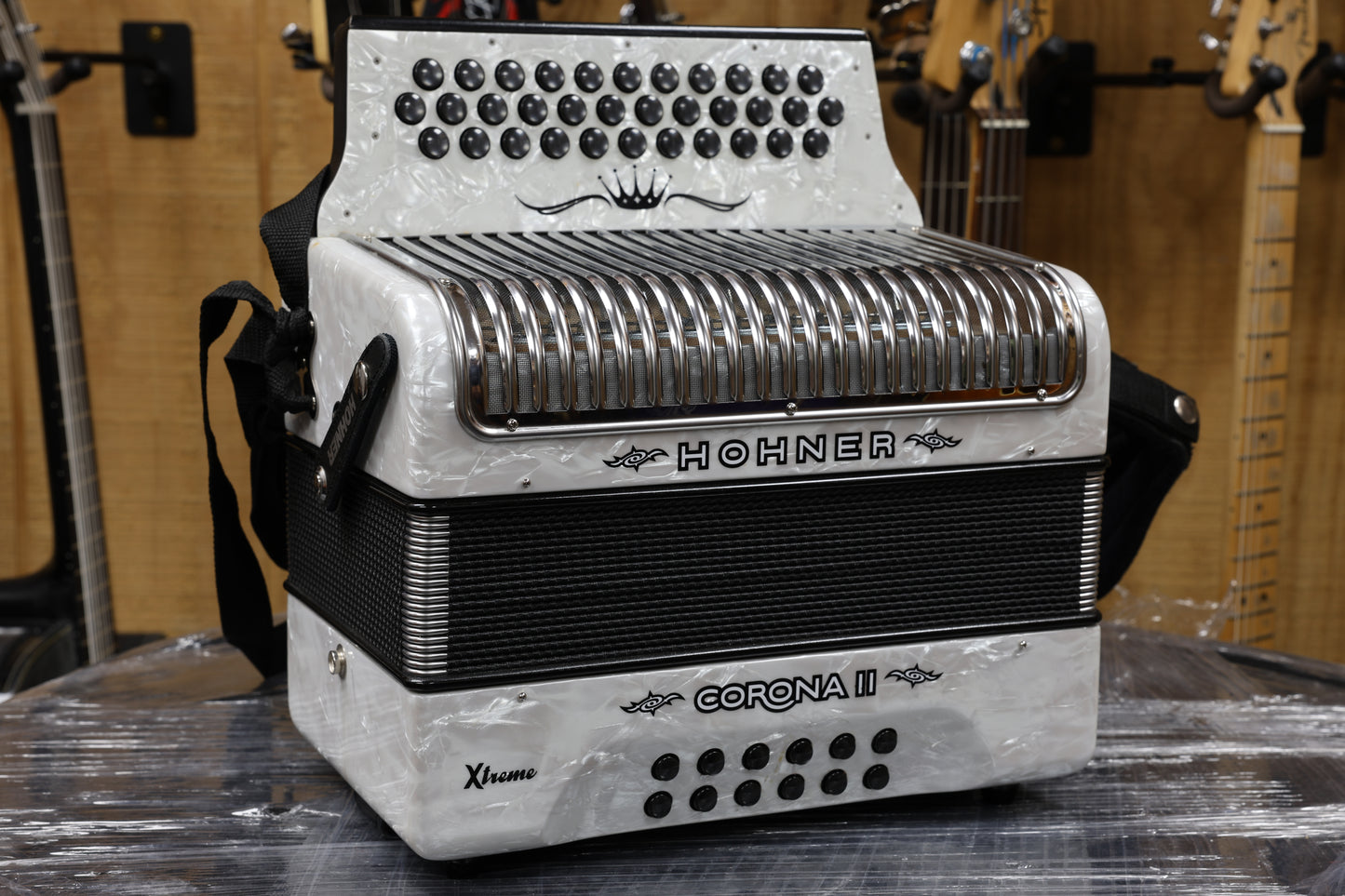 Corona Xtreme Accordion EAD - White Pearl