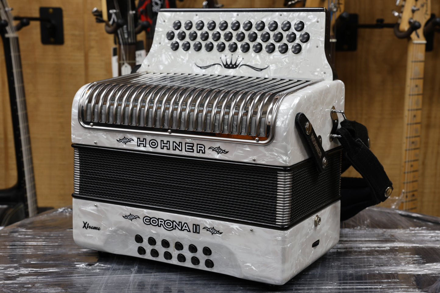 Corona Xtreme Accordion EAD - White Pearl