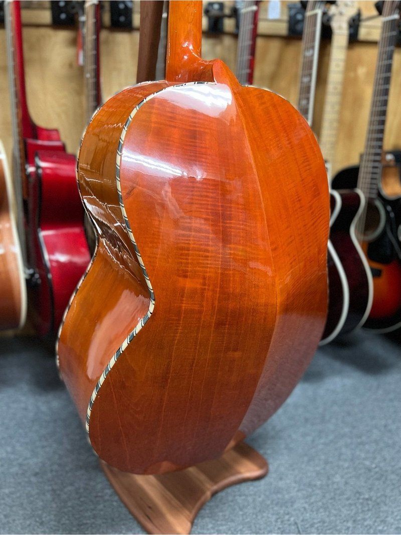 Hand Crafted Guitaron from Paracho (Nat/Hot Orange)