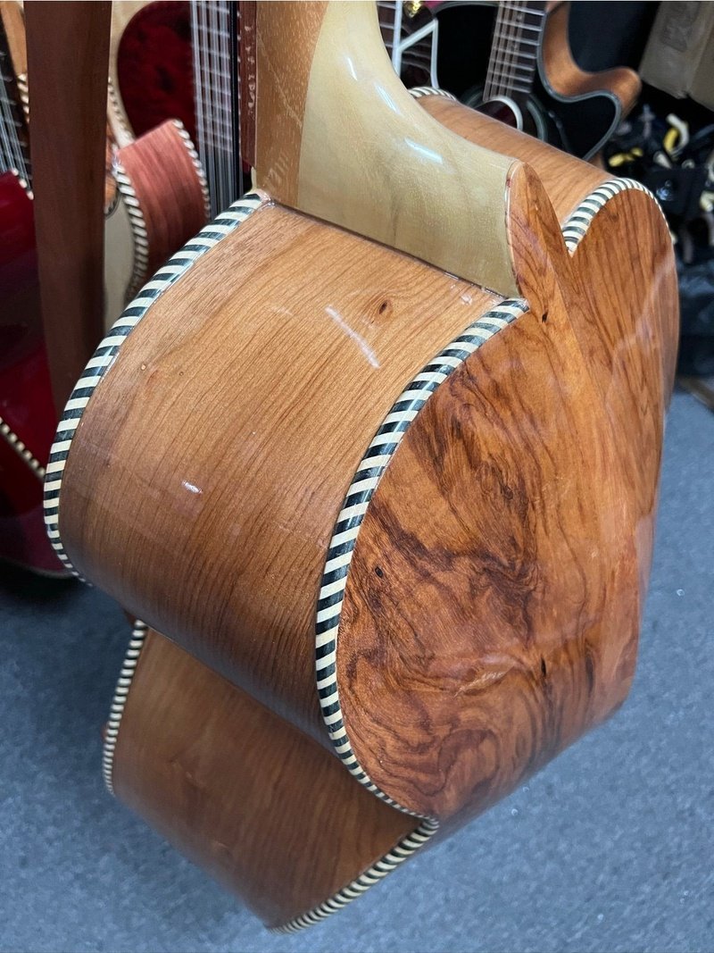 Hand Crafted Guitaron from Paracho (Nat)